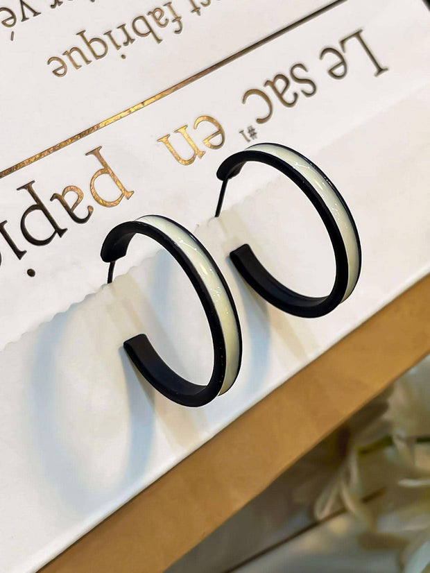 1pair Minimalist Black and White Frosted Hoop Earrings For Women For Spring Summer Decoration - Luxe Ladies Moda