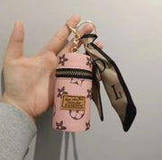 Designer Keychain Letter Key Lipstick Keychains Fashion PU Leather Purse Pendant Car Keyring Chain Charm Brown Flower Mini Bag Trinket Gift for Men Women