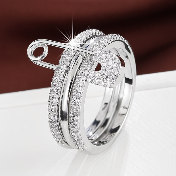 A Minimalist Ring for Women That Features a Detachable Design with Zirconia Inlays. - Luxe Ladies Moda