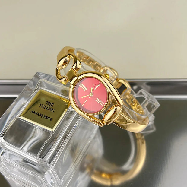1piece gold women's horseshoe case Simple color dial Metal alloy strap Stylish quartz watch suitable for everyday wear - Luxe Ladies Moda