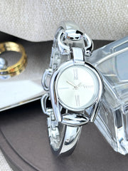 1piece gold women's horseshoe case Simple color dial Metal alloy strap Stylish quartz watch suitable for everyday wear - Luxe Ladies Moda