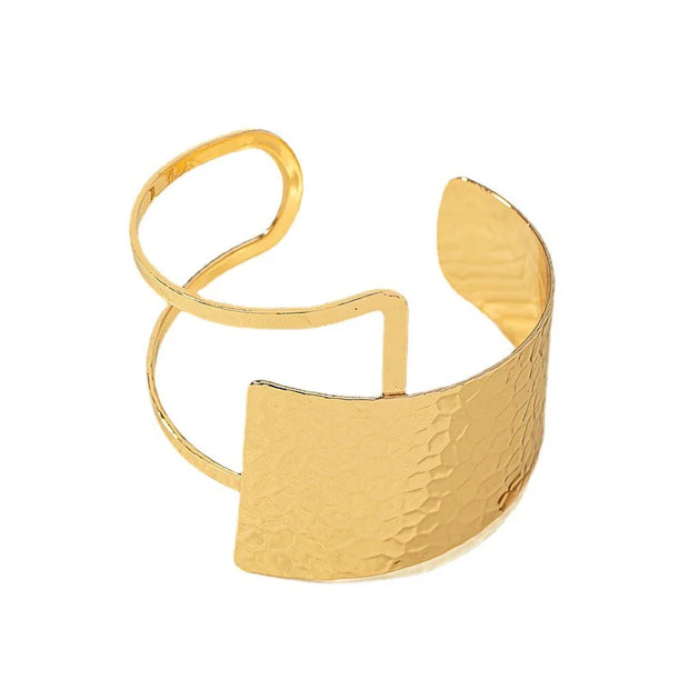 Geometric Heart Chunky Bangle – Bold and Stylish Statement Jewelry - Luxe Ladies Moda
