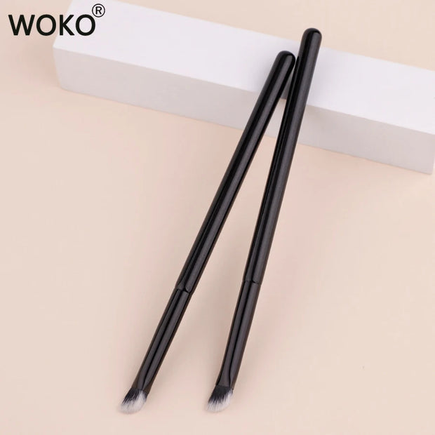 Small Iron Concealer Brush Angled Cream Foundation Concealer Makeup Brushes Oblique Angled Triangle Concealer Makeup Tools - Luxe Ladies Moda
