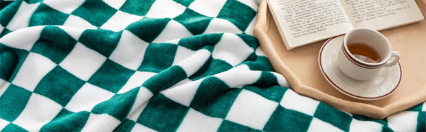 Buffalo Plaid Wool Blanket - Soft Velvet Flannel Throw - Luxe Ladies Moda