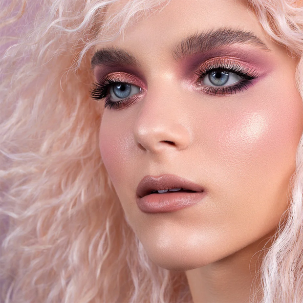 3D Baby Pink Shimmering Body Highlighter Palette - Smooth Glitter Powder for Face Contouring" - Luxe Ladies Moda