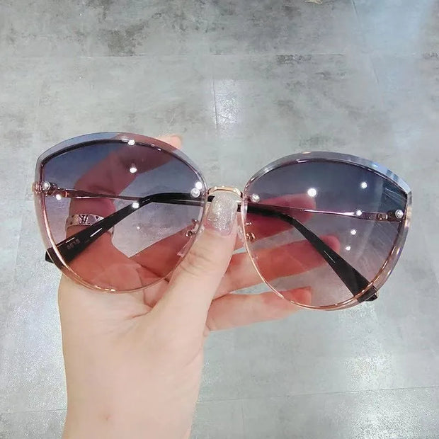 Fashion Cat Eyes Sunglasses Women Metal Female UV400 Vintage Ladies Stylish Design Oversized Square Sunglasses For Women - Luxe Ladies Moda